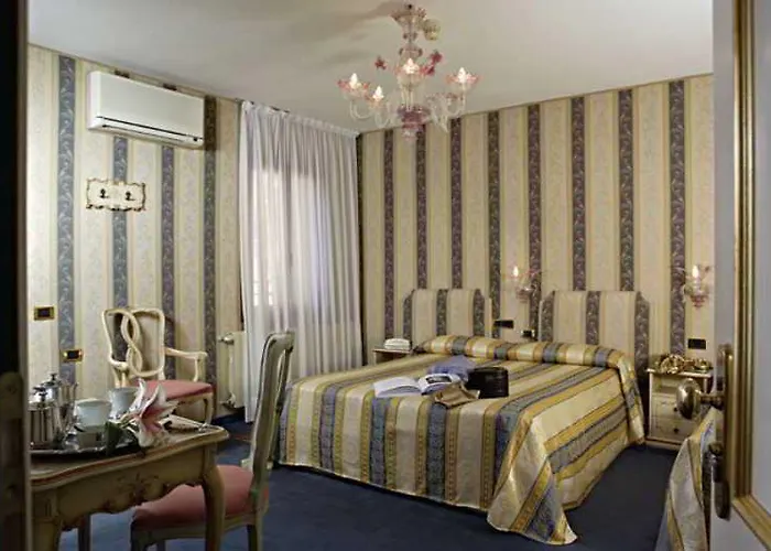 Castello Отель 3*