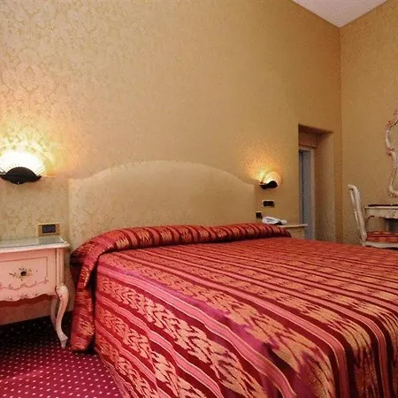 Отель Castello 3*