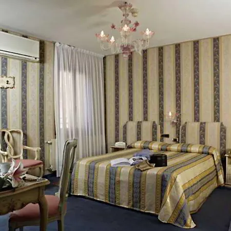 Castello Отель 3*