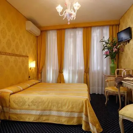 Отель Castello 3*