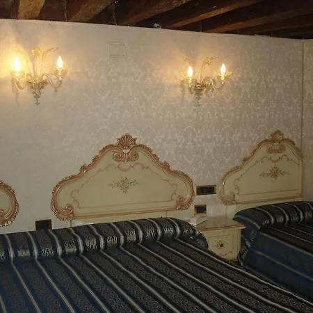 Отель Castello 3*