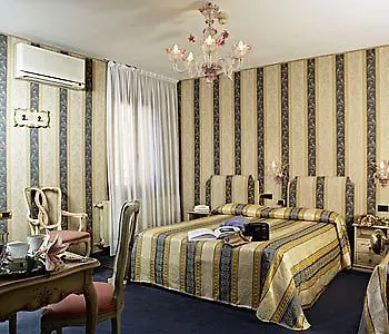Отель Castello 3*