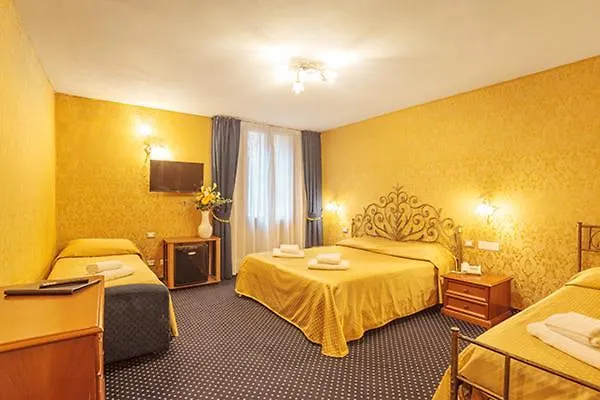 Ξενοδοχείο Castello 3*