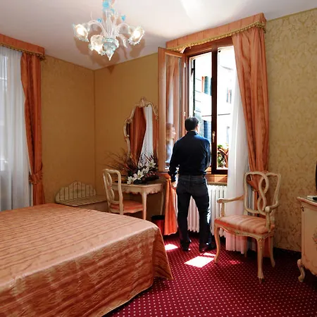 Hotel Castello 3*