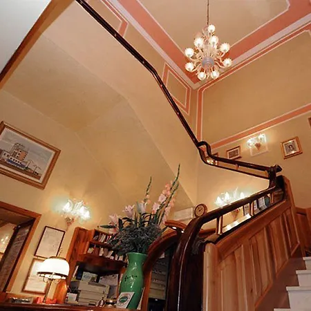 מלון Castello 3*